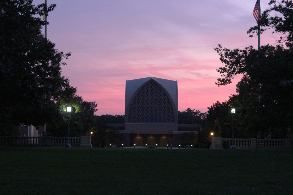 Interfaith candlelight vigil honors Daniel Prude 