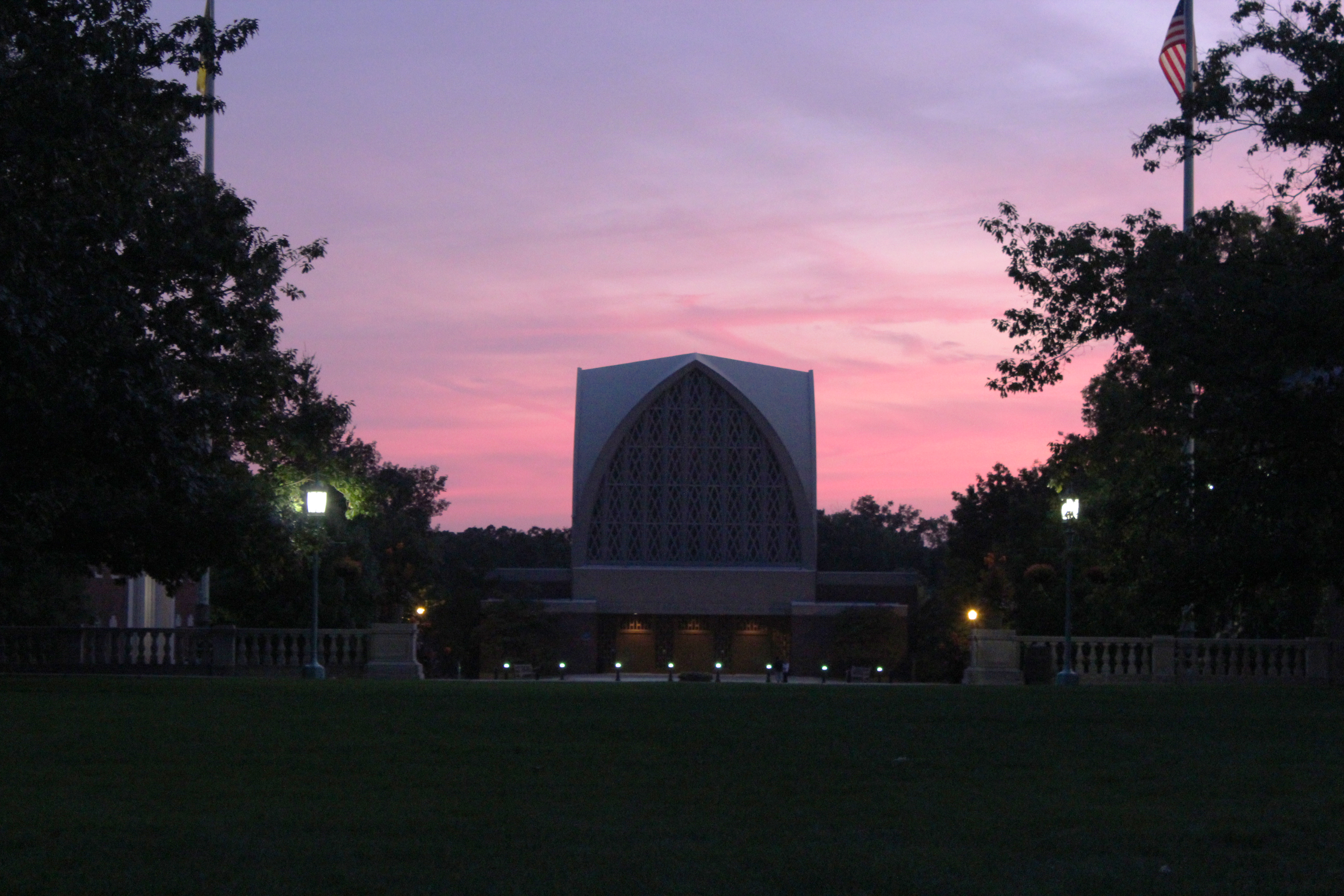 Interfaith candlelight vigil honors Daniel Prude 