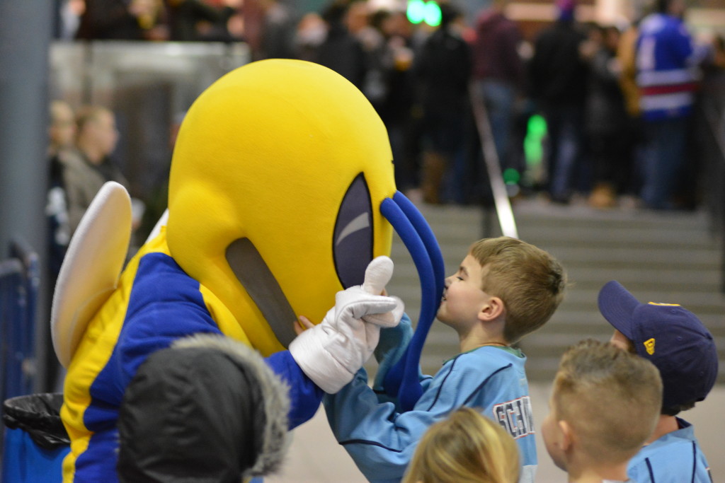 UR students cheer on Amerks