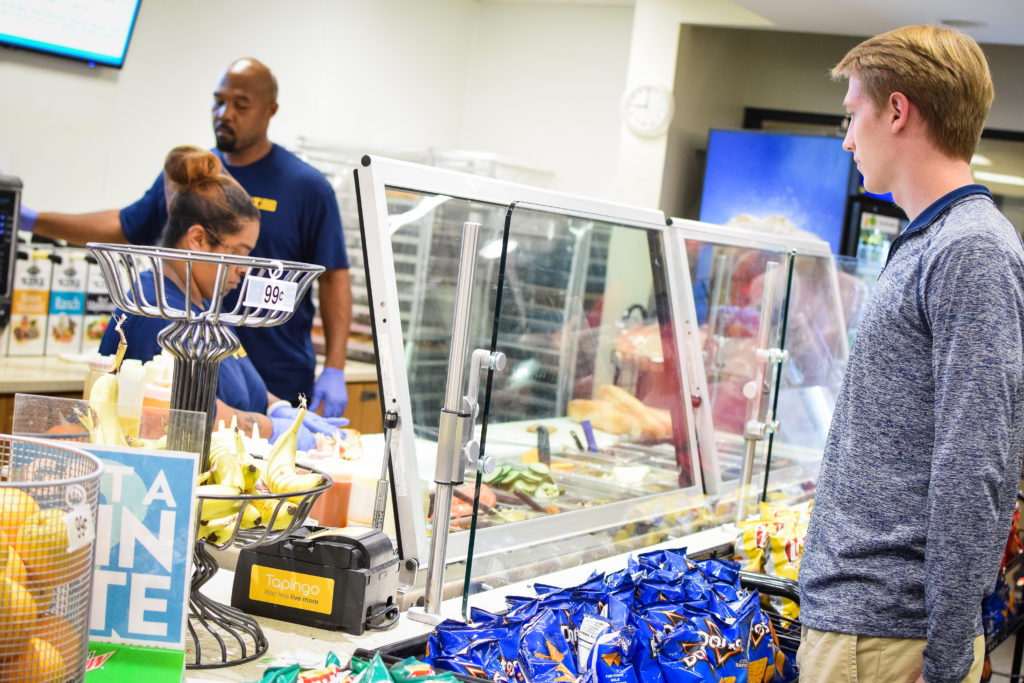 Students praise Pit dining changes