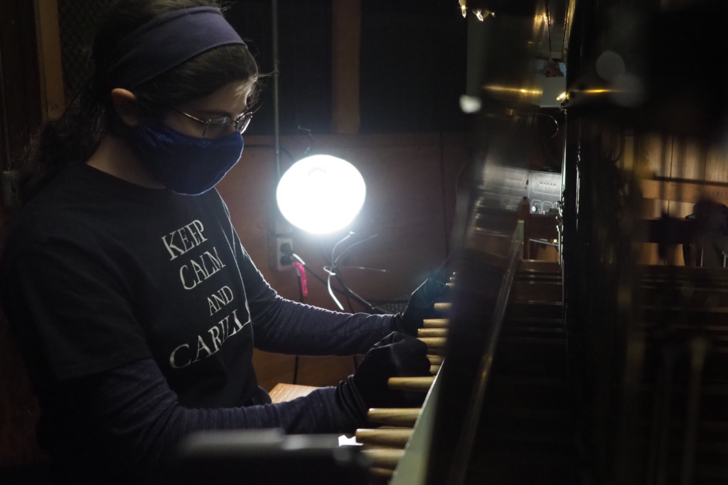 Carillon concert commemorates COVID-19 tragedies