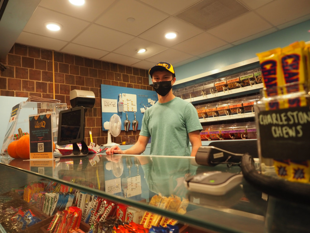 University to raise minimum wage for non-student employees