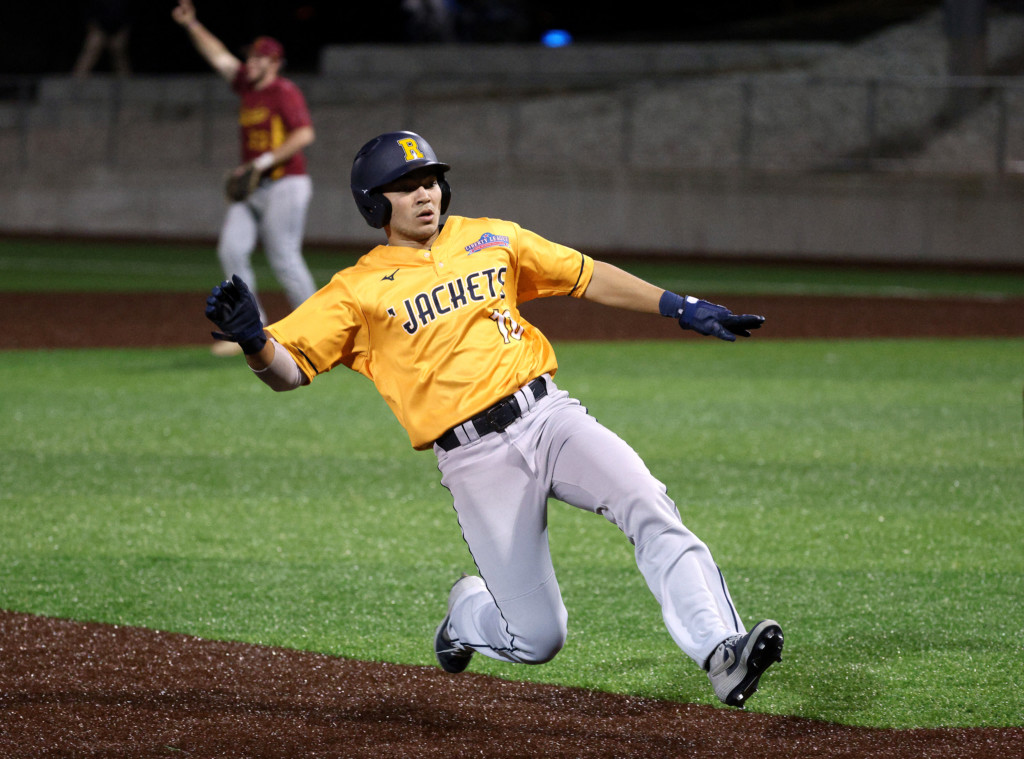 Baseball completes series sweep of RPI, improve to 13–4