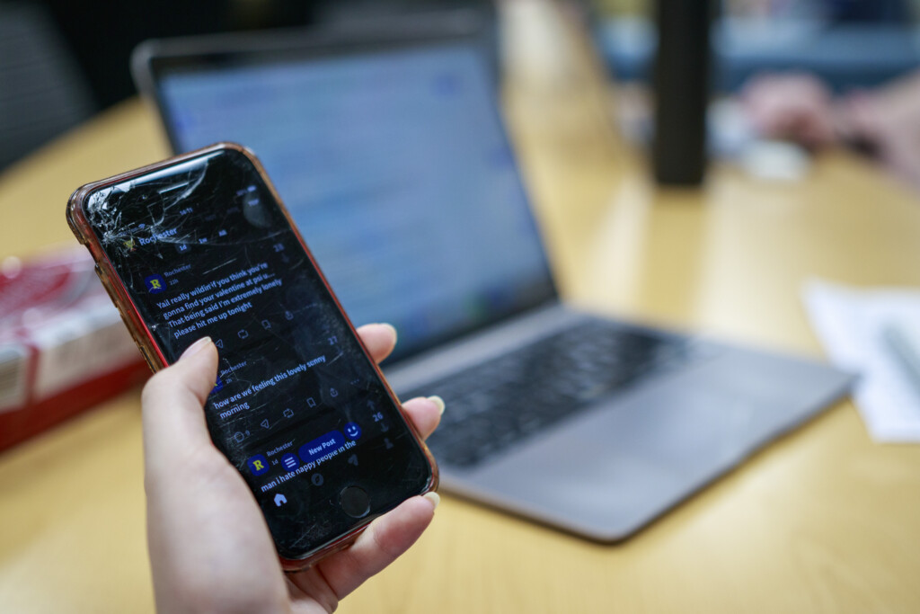 After the fall of UR SecretSafe, the rise of Sidechat