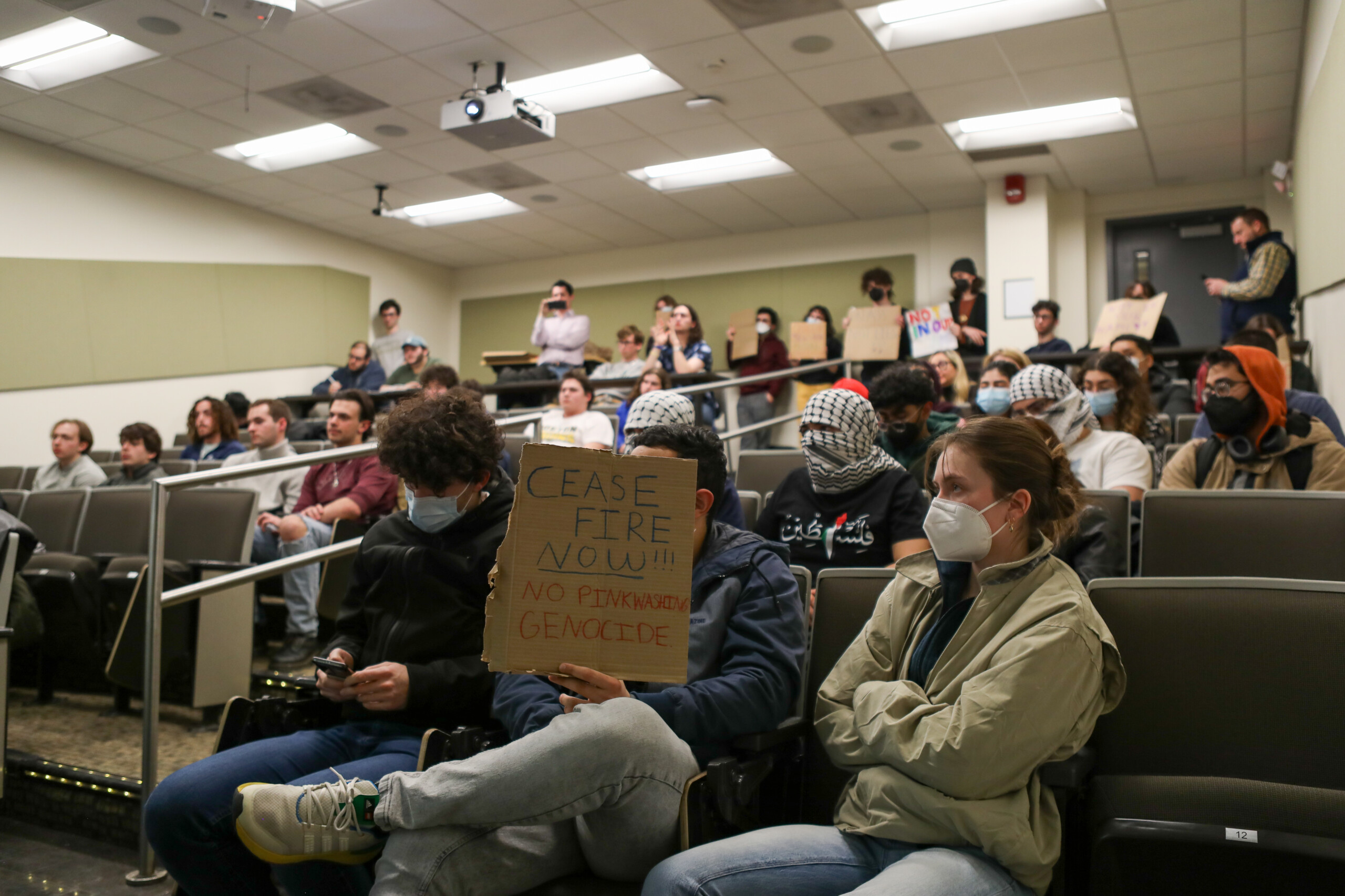 Students for Israel talk devolves into chaos