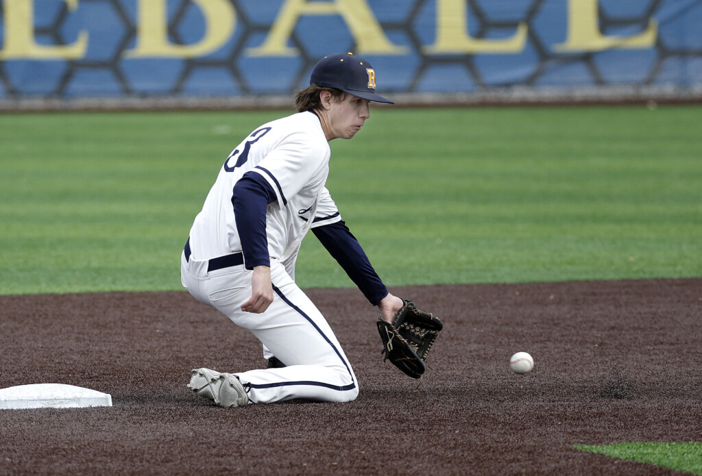 UR Baseball batters Brockport, splits with Ithaca