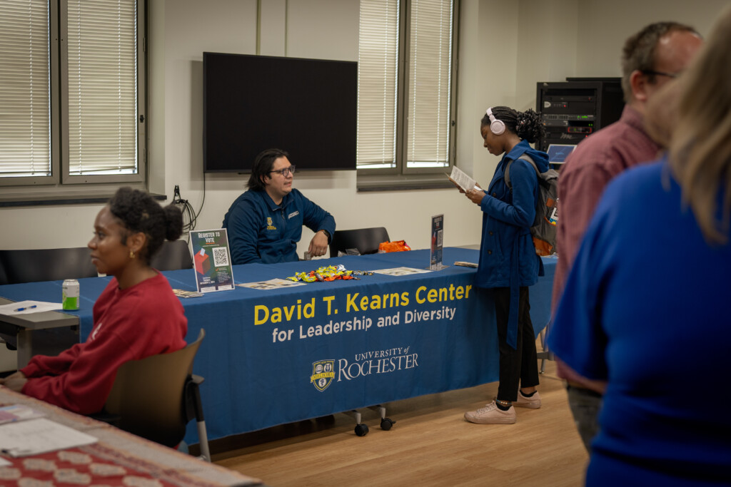 Kearns Center holds voter registration event for first-gen students