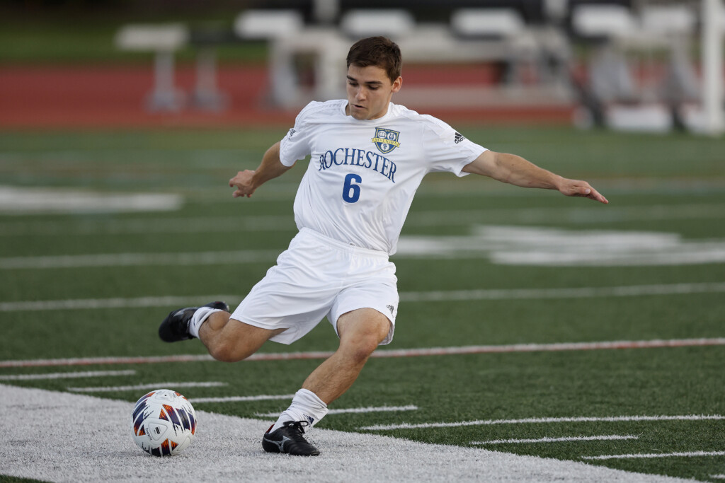 UR men&#8217;s soccer defeats University of Washington in St. Louis 1-0 on Senior Day